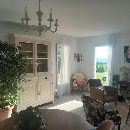 Βίλα Maison A La Campagne Idealement Situee Dans Le 63 *